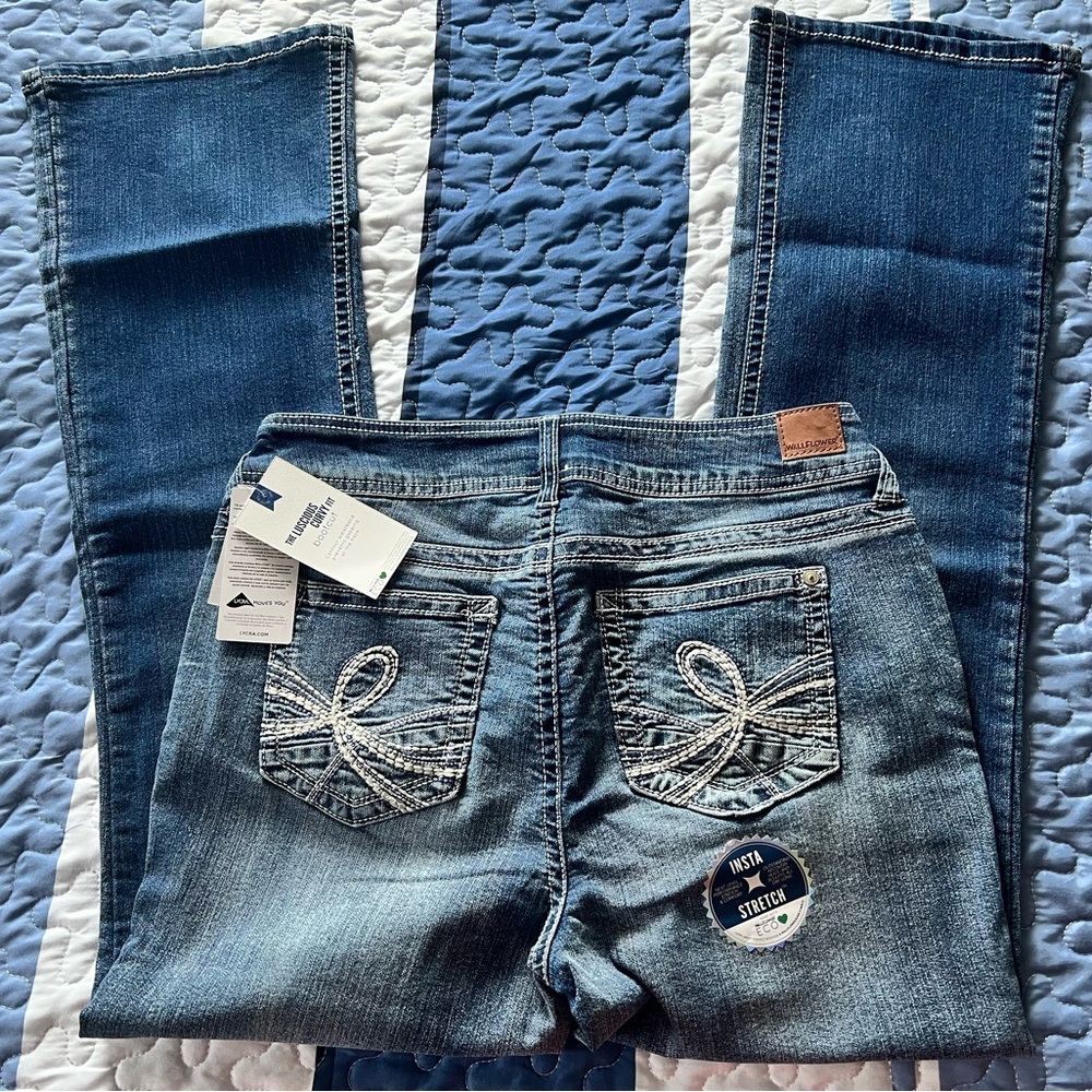 NWT Wallflower Curvy Bootcut jeans size 13 - Picture 8 of 8